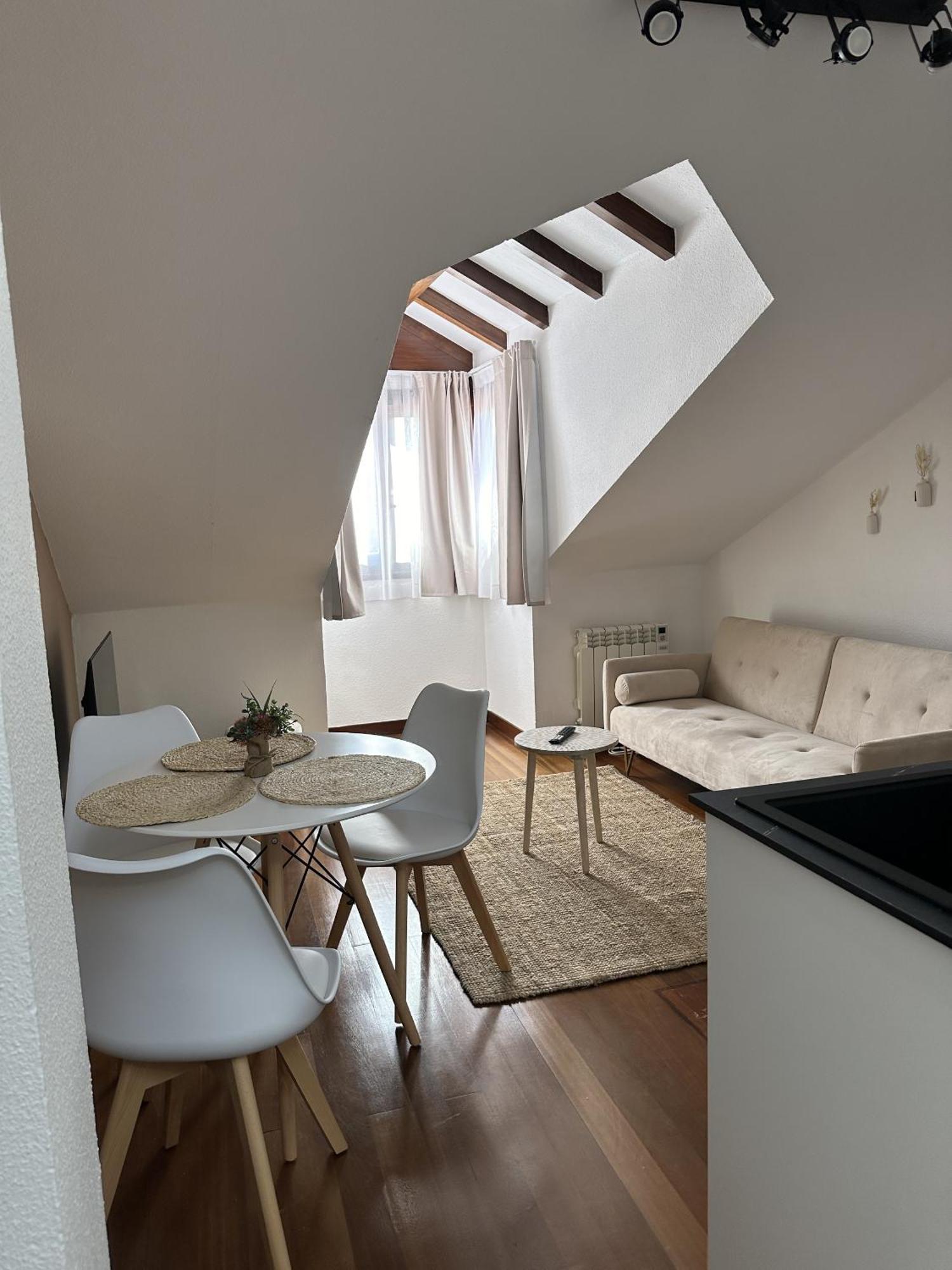 Apartamentos Val De Comillas Εξωτερικό φωτογραφία
